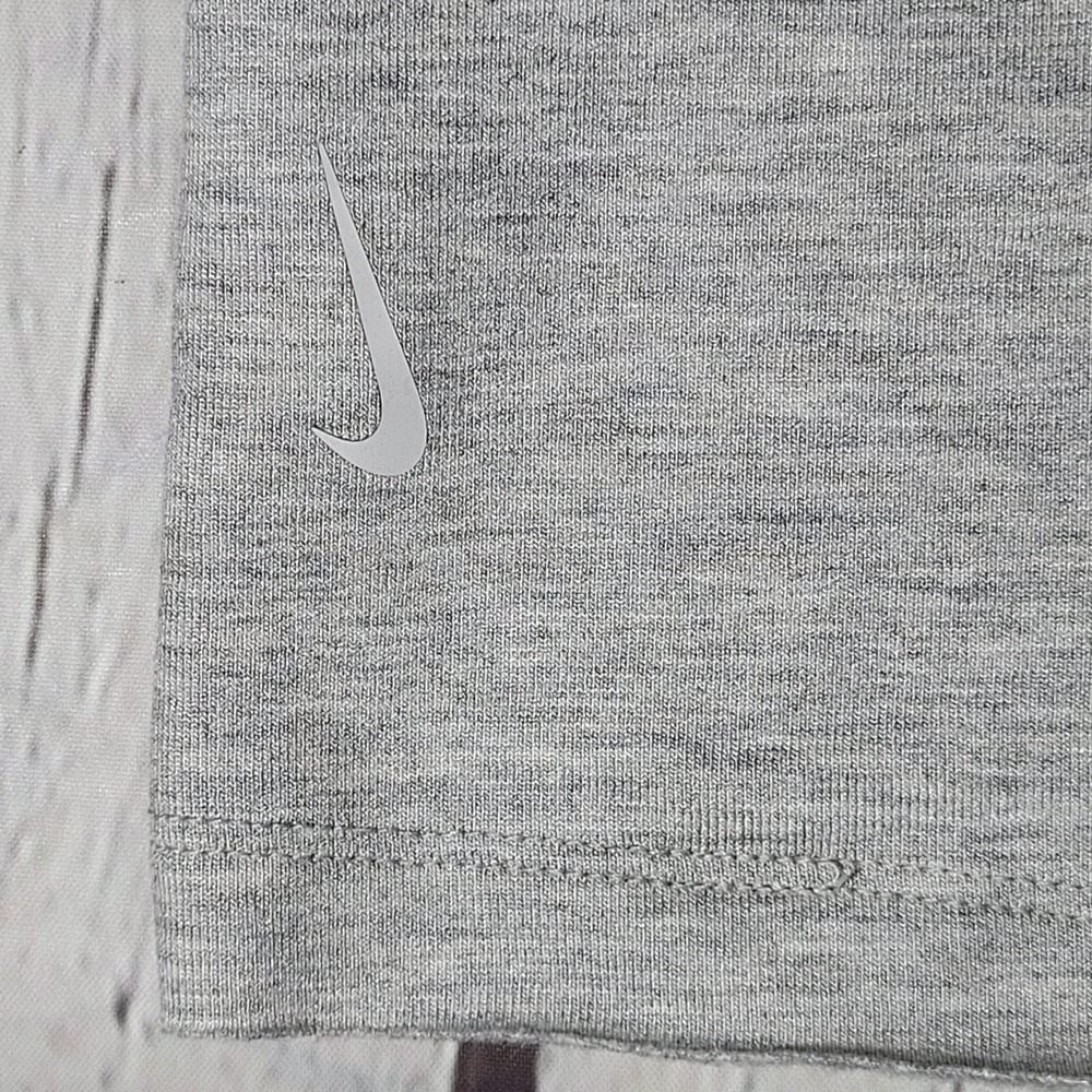 Nike Yoga Women's Dri-Fit Gray Cropped Hoodie‎ Sweatshirt Training XL - Picture 13 of 13